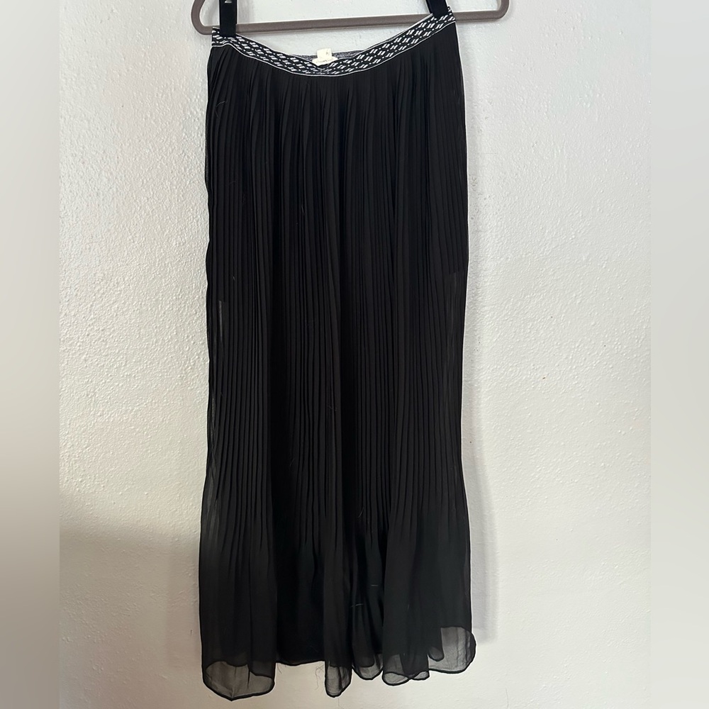 LoveRiche Black Pleated Maxi Skirt with built in Slip Elastic Waist Medium